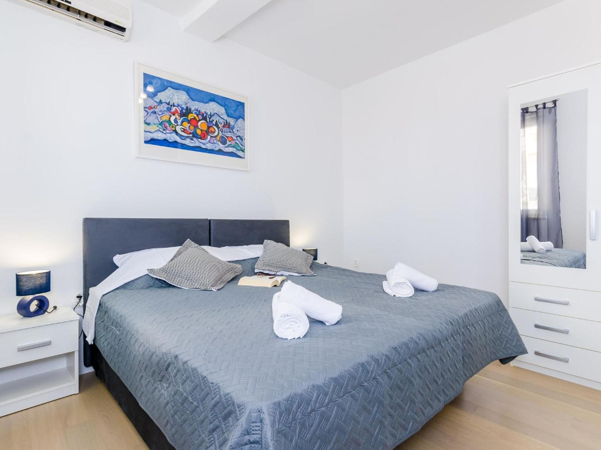 Miracle - Comfort With Terrace And View