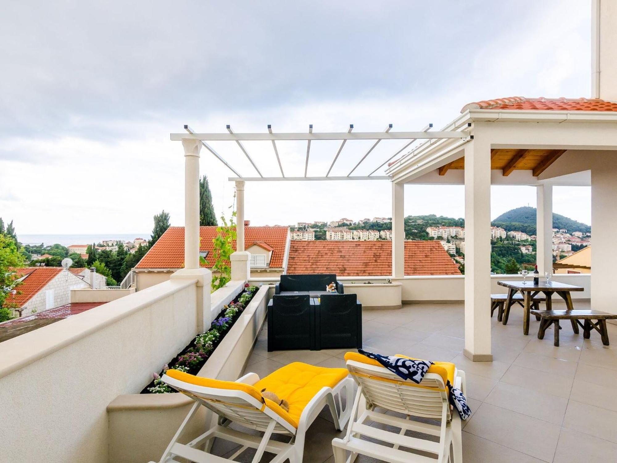 Apartment Miracle - Comfort With Terrace And View