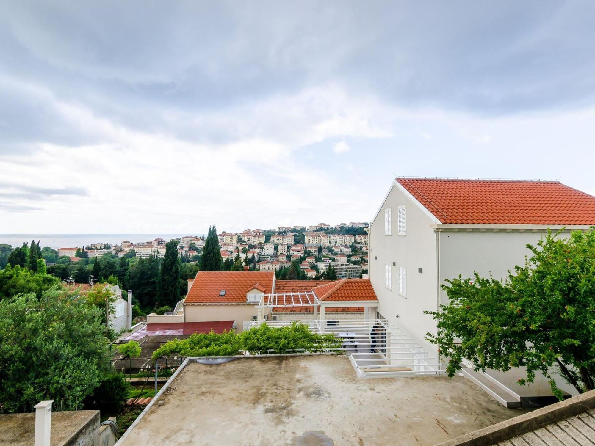 Apartment Miracle - Comfort With Terrace And View *